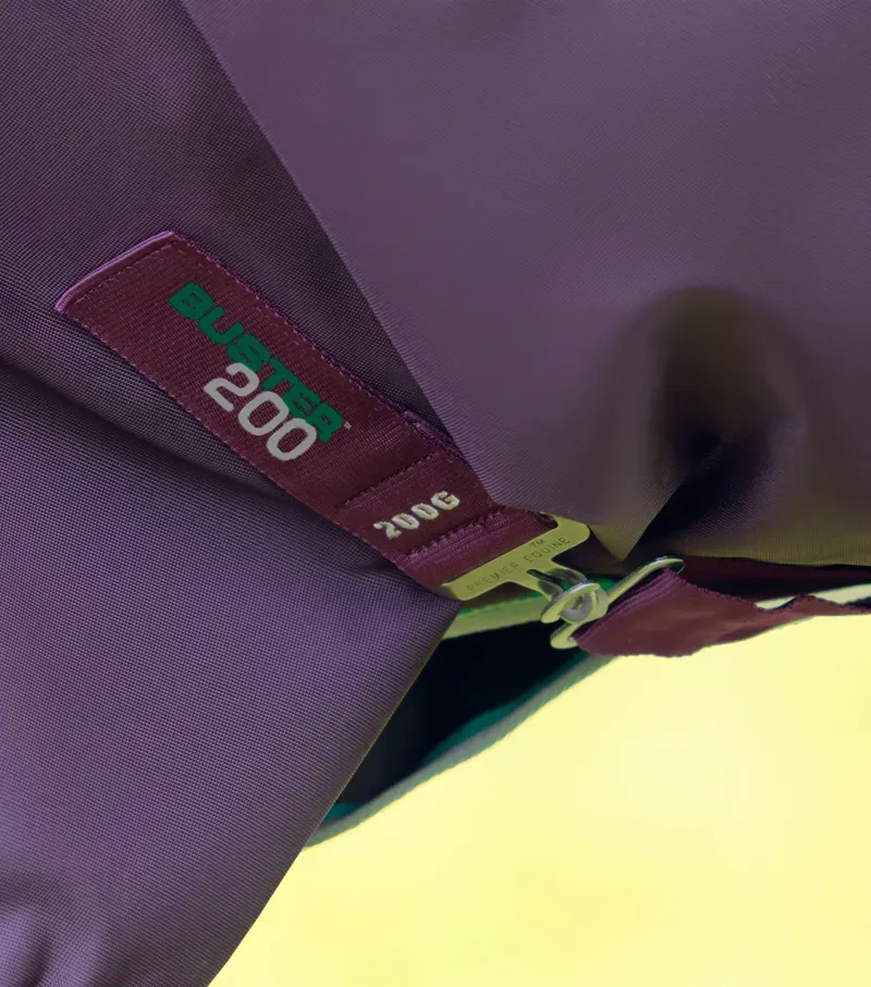Buster 200g Turnout Rug With Snug-Fit Neck Cover / Purple-4