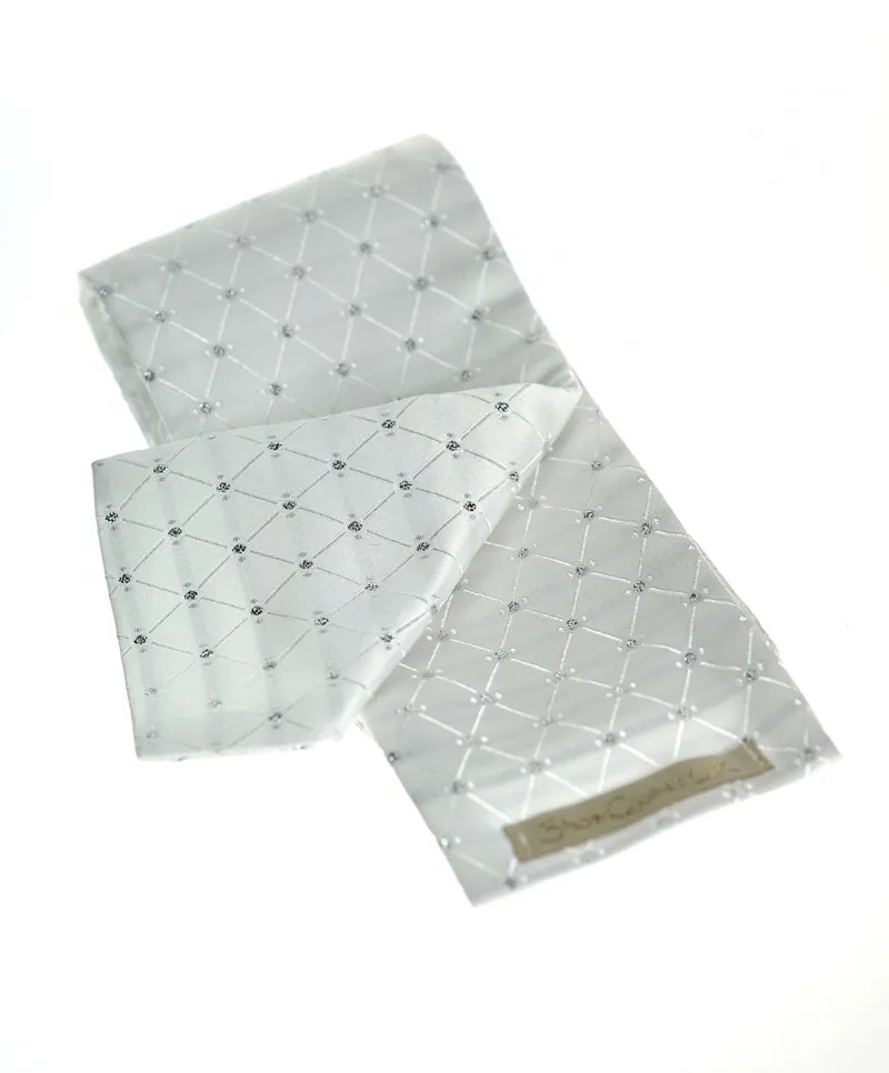 ShowQuest Vintage Samlesbury Untied Stock in White