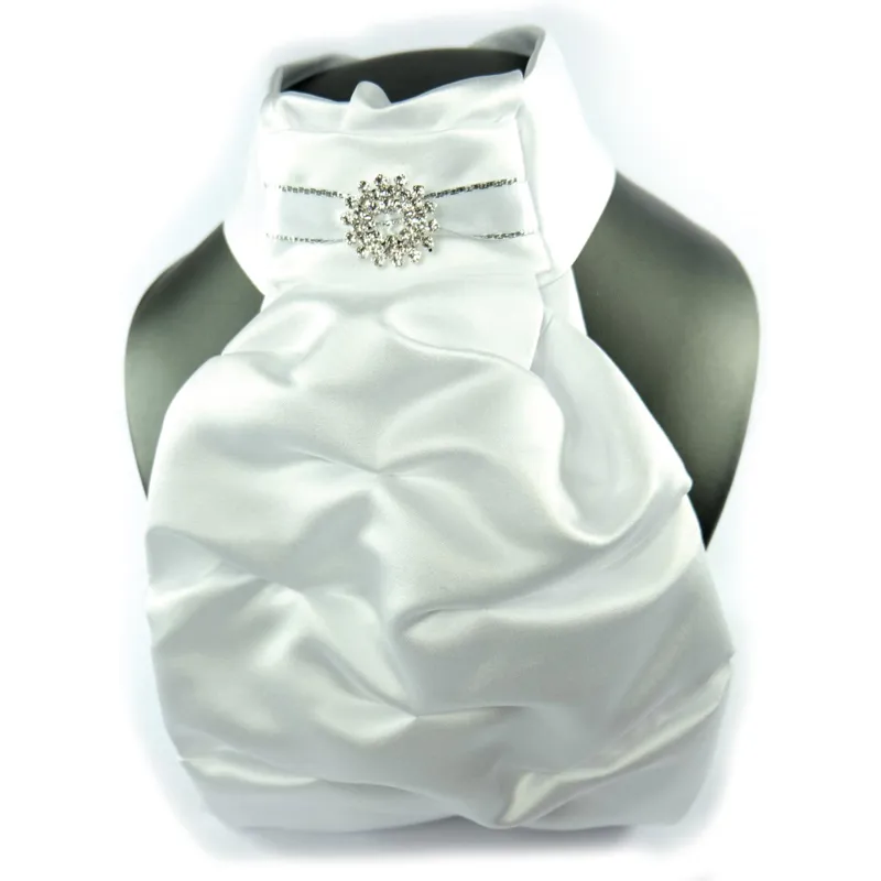 ShowQuest Regency Cluster Ready Tied Stock in White