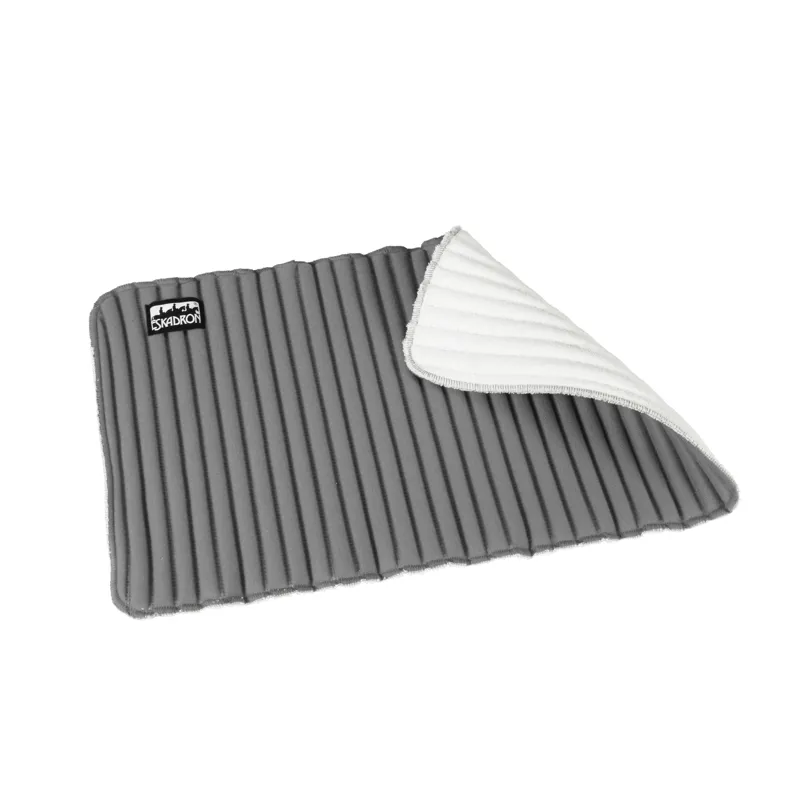 Eskadron Climatex Linings 32cm x 45cm Chocolate-1