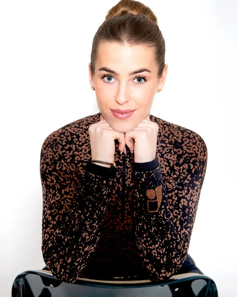 Redsware Kaye Seamless Slim-fit Top Black Copper-1