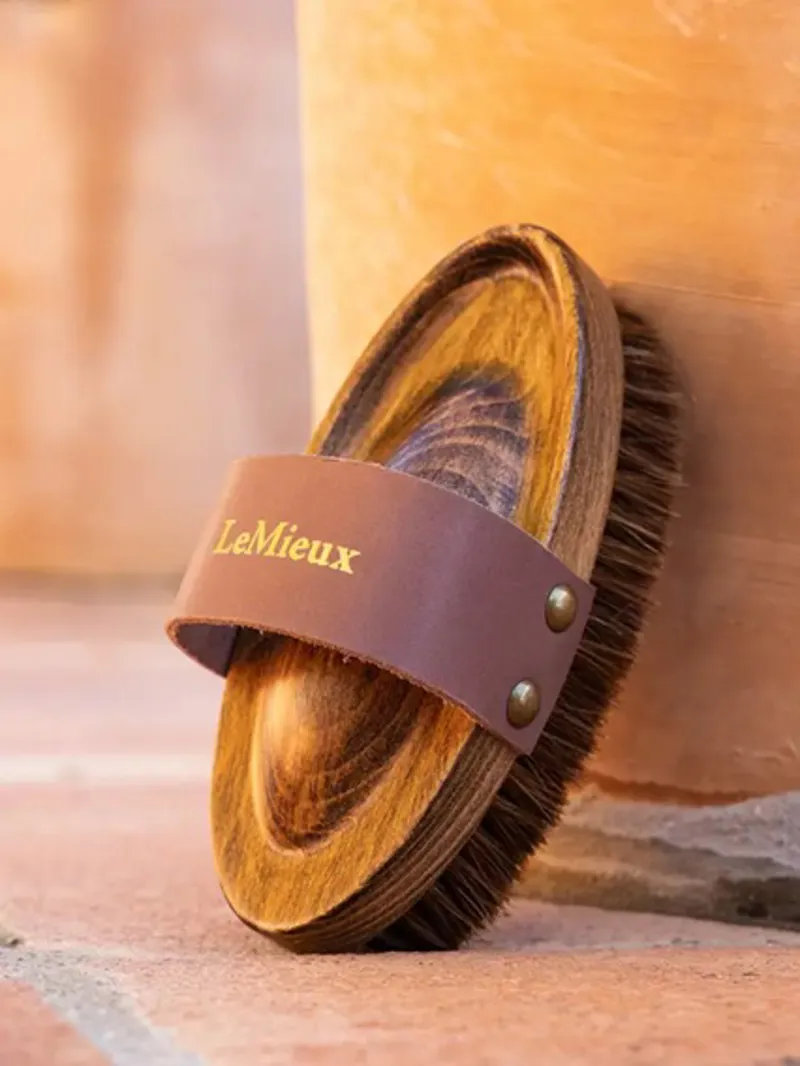 LeMieux Artisan Soft Speckled Brush Brown-2